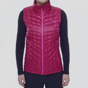 THE north face thermoball vest pink dramatic plum size small Petit